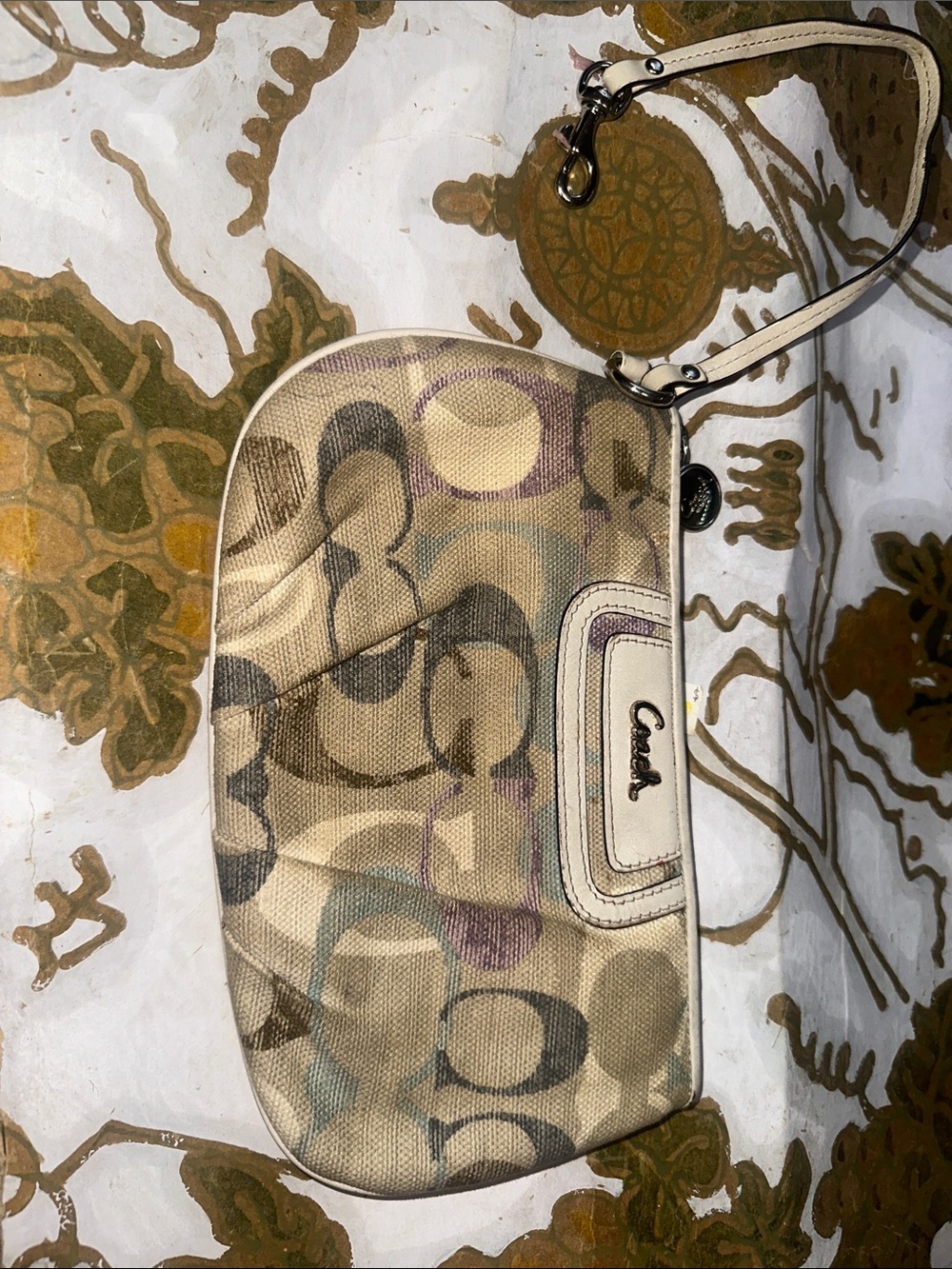 Coach Signature Canvas Wristlet Pochette in Beige